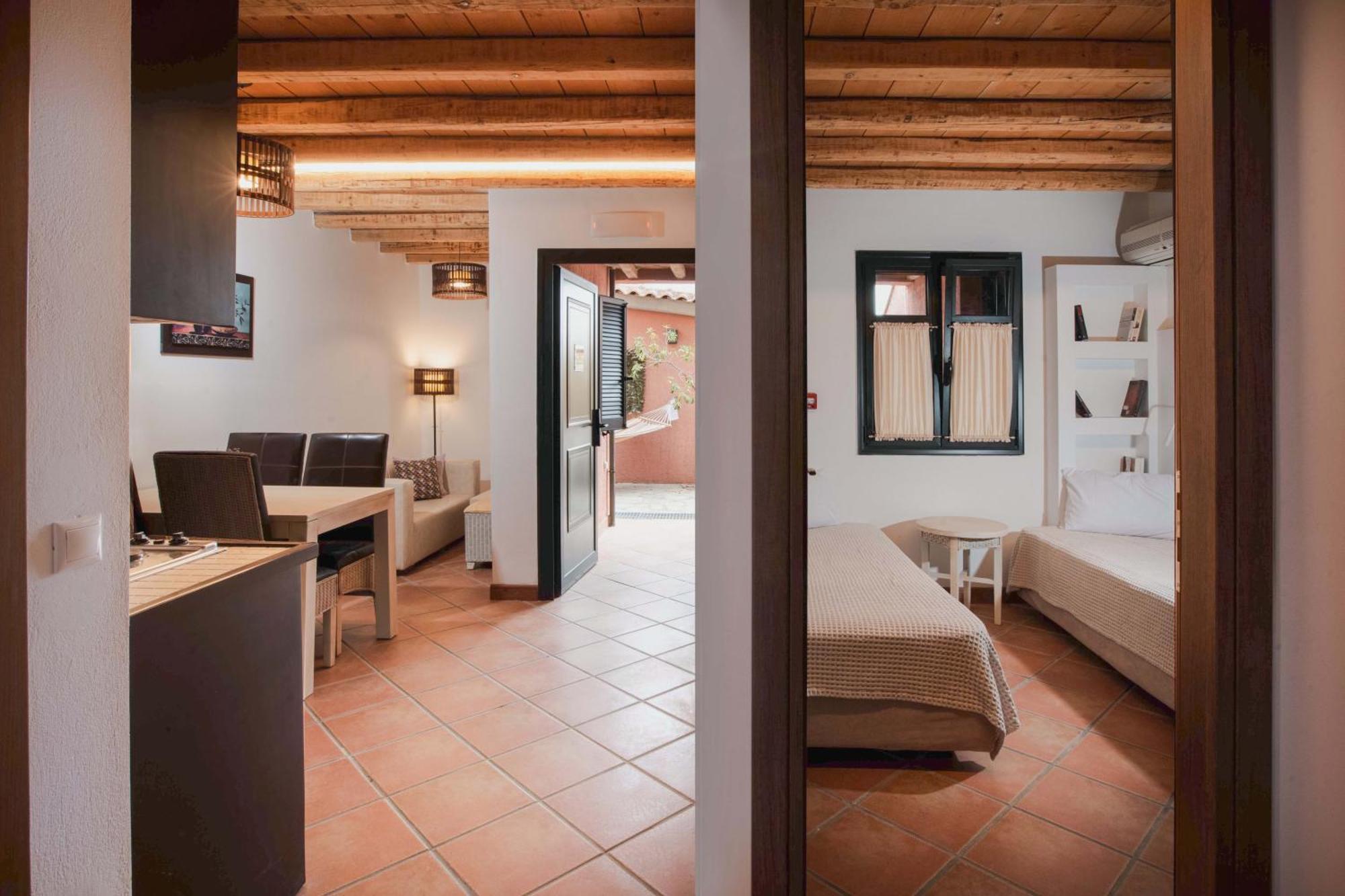 The Varos Residences Hotel Стая снимка
